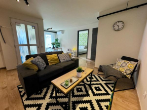 Emerald Apartment